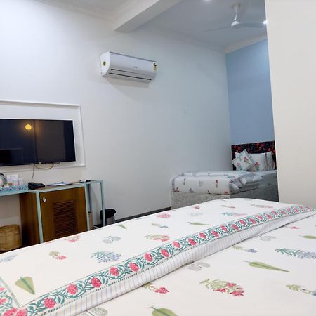 Da Bungalow - A Vacation Abode Агра Экстерьер фото